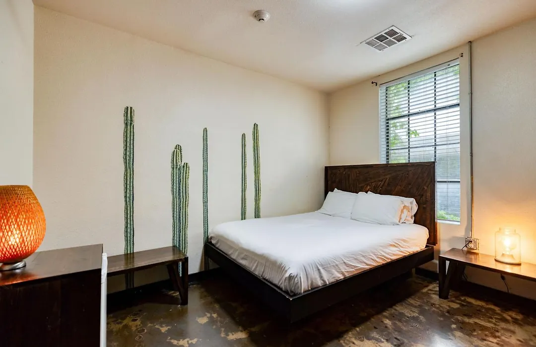 Firehouse Hostel (Adults Only)-1