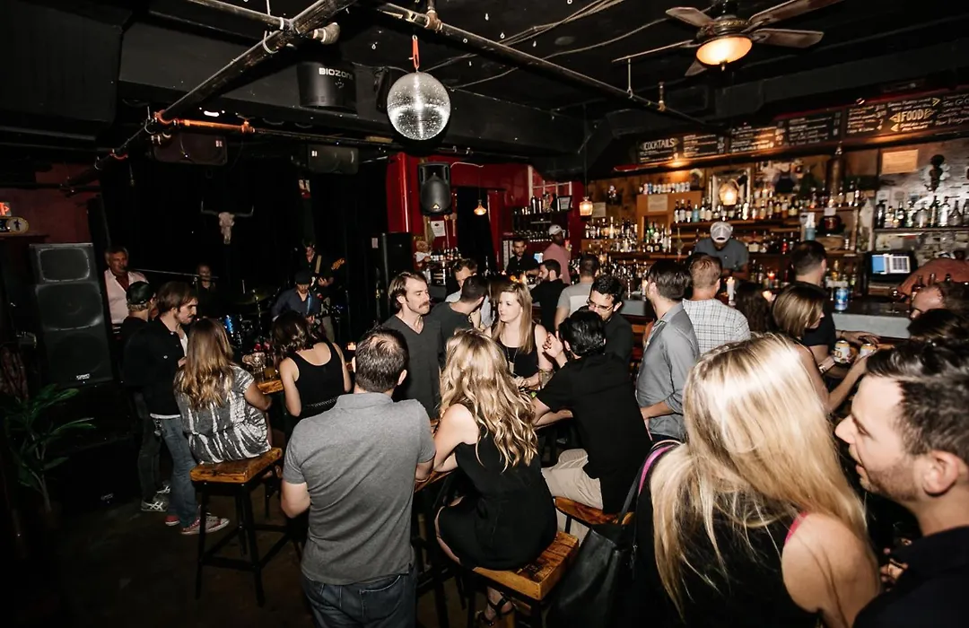 Firehouse Hostel (Adults Only)-1
